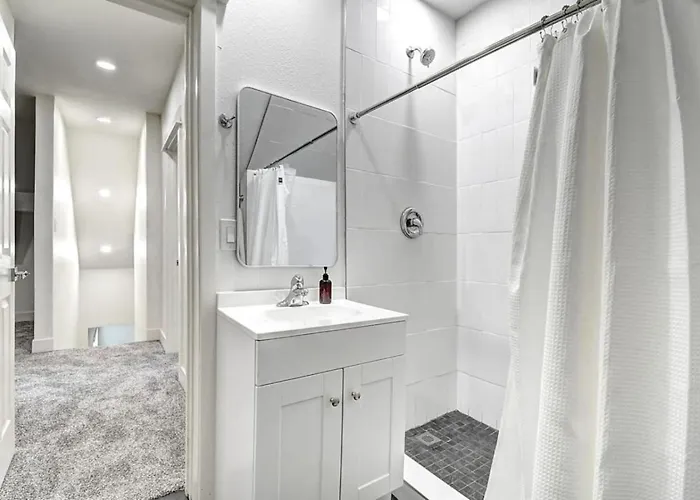 12 Large Bedrooms Waterfall Game Lounge *