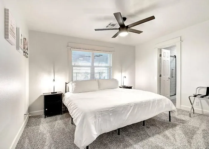 12 Large Bedrooms Waterfall Game Lounge * Phoenix